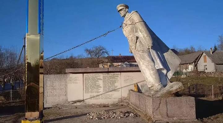 У одному з районів Львівщини громади позбудуться пам’яток тоталітарної спадщини упродовж місяця