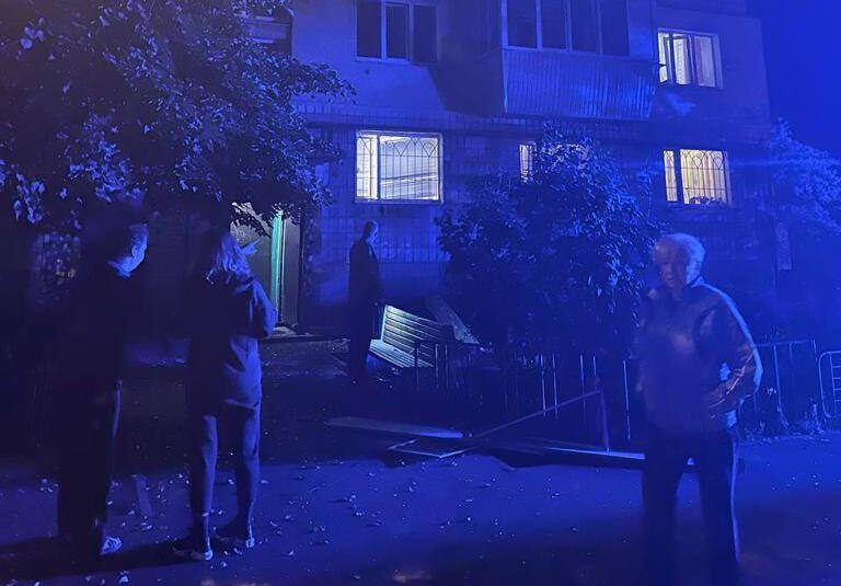 Люди не змогли потрапити в укриття під час ракетної атаки в Києві, бо двері були зачинені