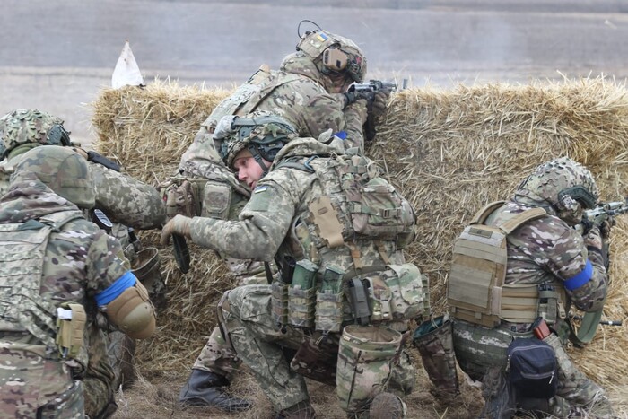 Українські військові проходять підготовку у 33 країнах