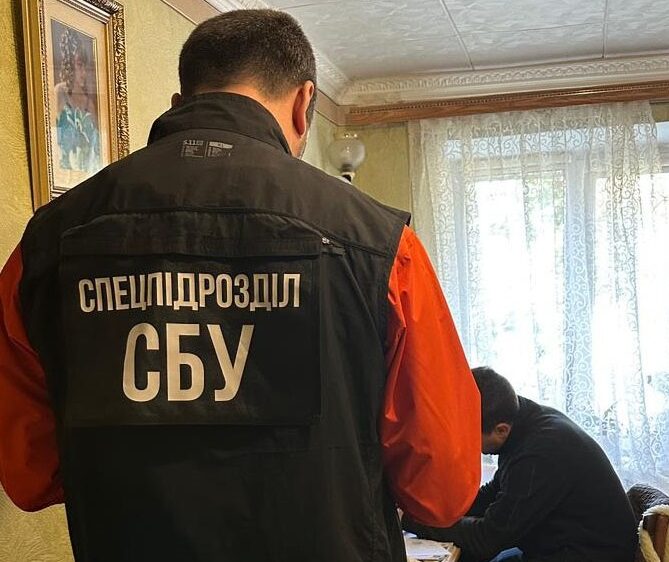Медпрацівниці з Хмельницького, яка називала звірства росіян в Бучі “казками”, повідомили про підозру