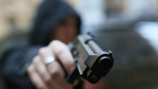 На Волині троє місцевих відібрали у жінки 2 тис. євро, погрожуючи пістолетом
