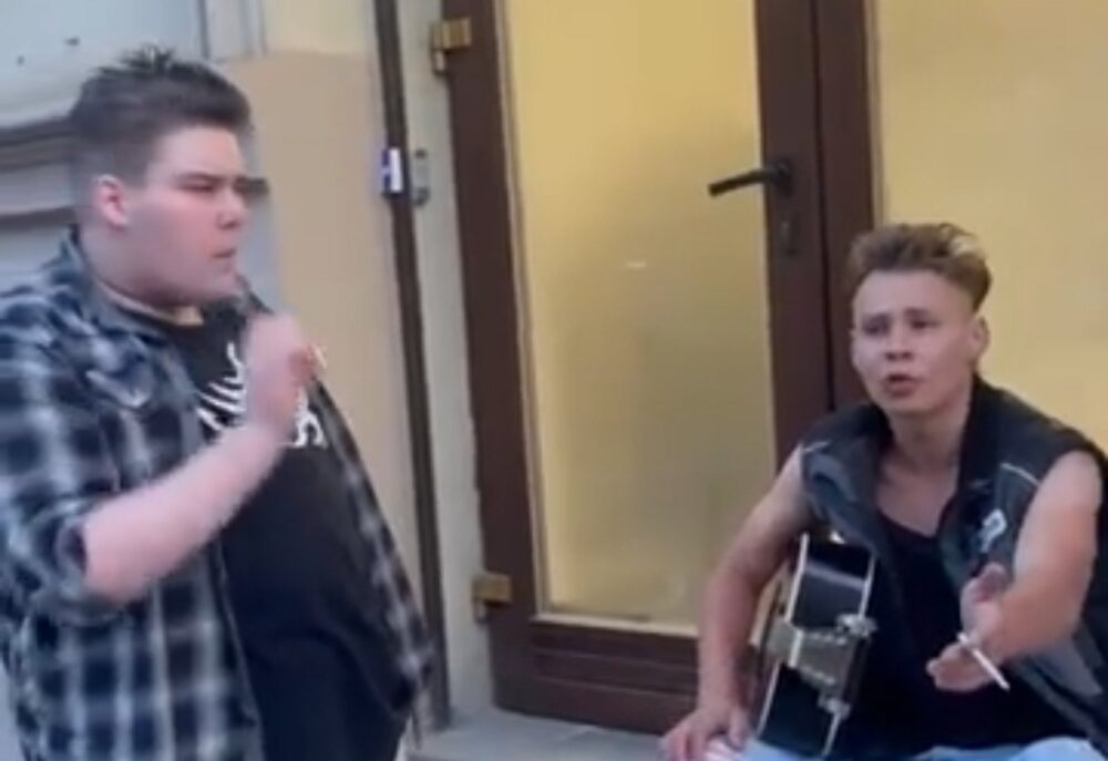У Львові вуличний музикант співав російські пісні та “напав” на жінку