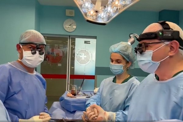 У Львові 17-річній дівчині зробили пересадку серця
