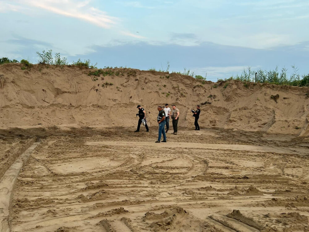Закарпатець незаконно видобув пісок на 10 млн гривень