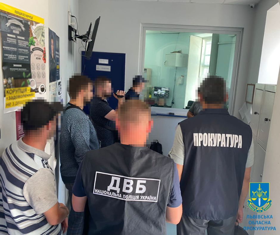 На Львівщині на хабарі викрили начальника підрозділу патрульної поліції