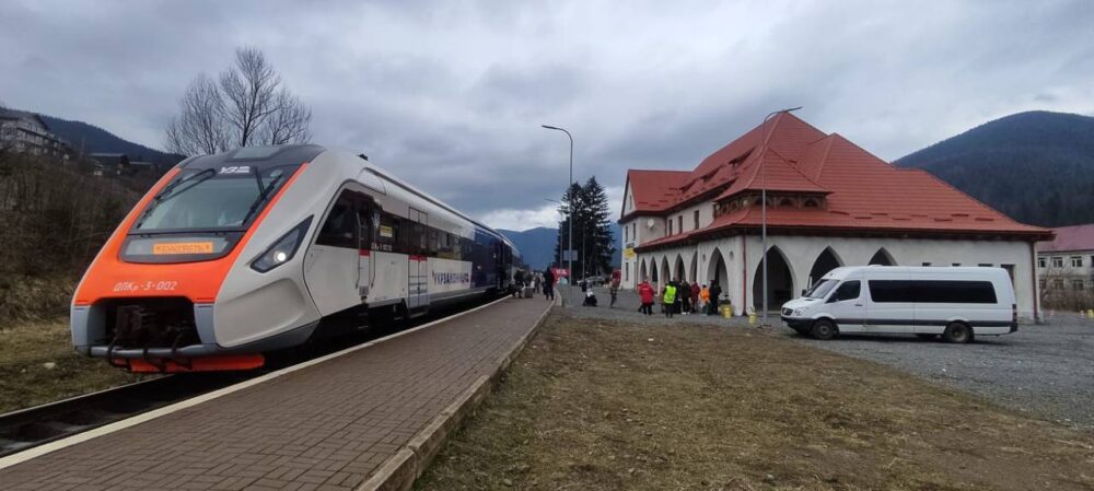 «Укрзалізниця» запустить “гірські шатли” зі Львова до Ворохти