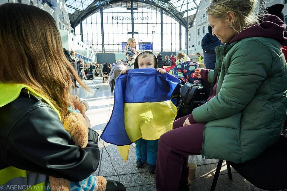 Українці хочуть додому, але їхати з Польщі не поспішають