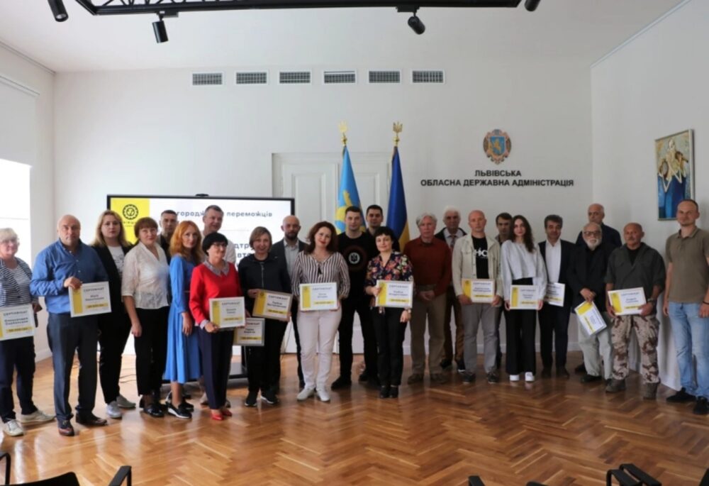 На Львівщині нагородили переможців конкурсу з підтримки українських авторів у 2023 році