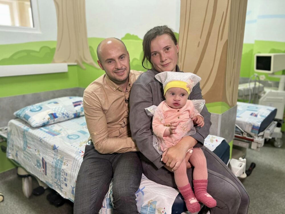 Львівські лікарі прооперували 5-місячну дівчинку із вродженою вадою губи