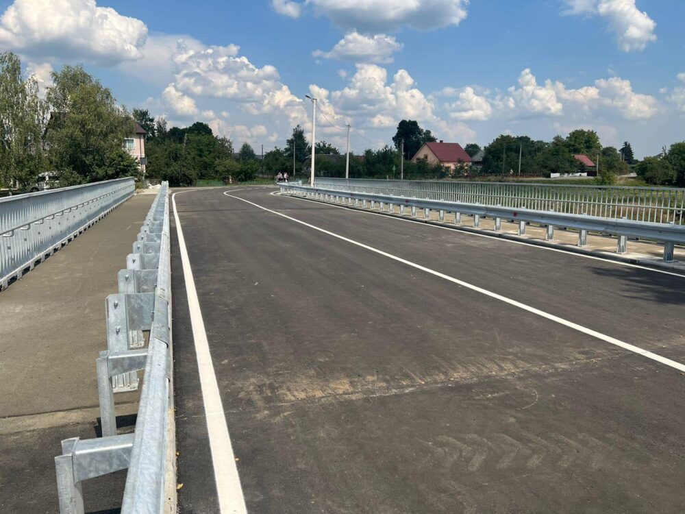 На Львівщині завершено ремонт мостового переходу
