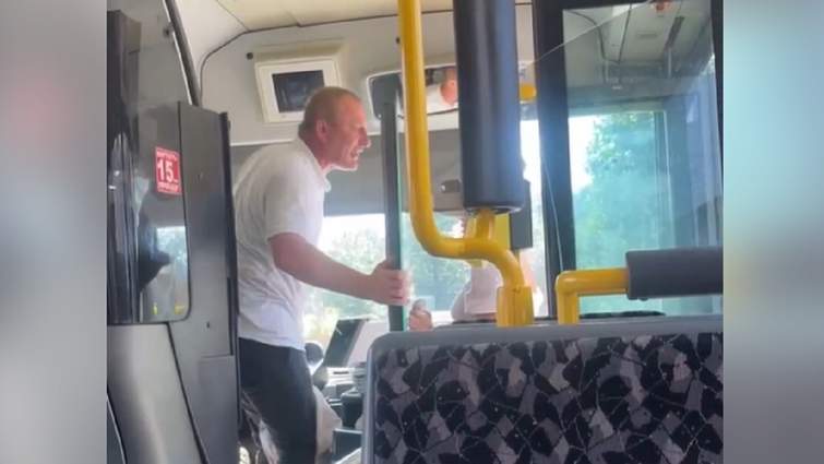 У Львові водій обматюкав пасажирку та вигнав її з автобуса