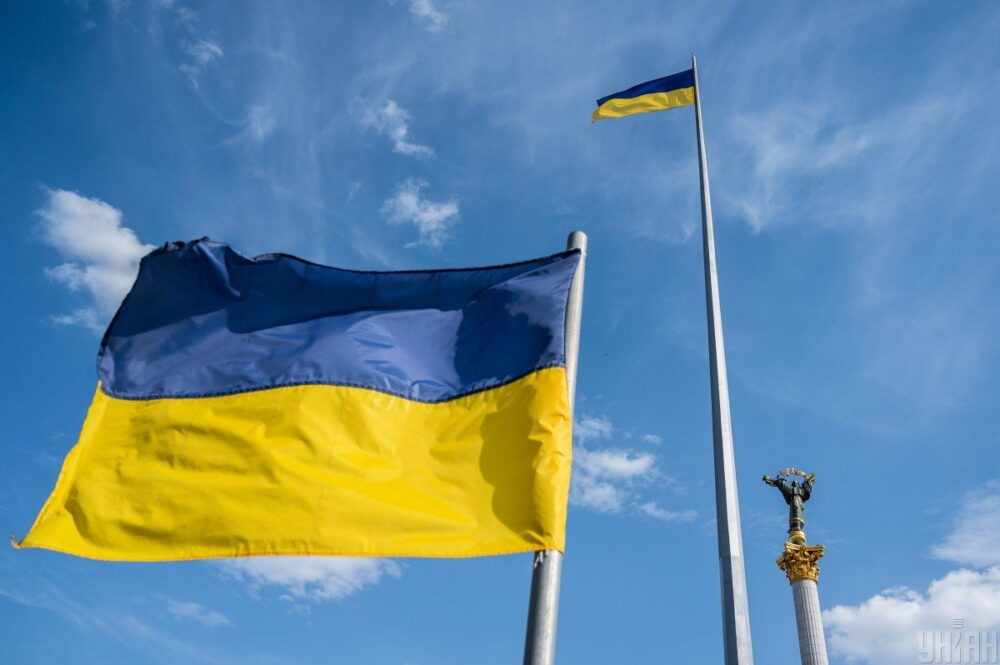 Понад 60% громадян вдома спілкуються українською: опитування до Дня Незалежності України