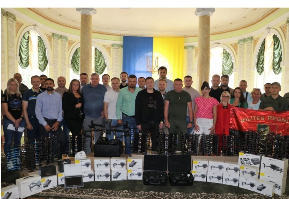 Українським захисникам передали ще 132 дрони зі Львівщини