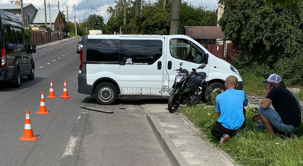 У Львові 19-річна мотоциклістка потрапила в аварію