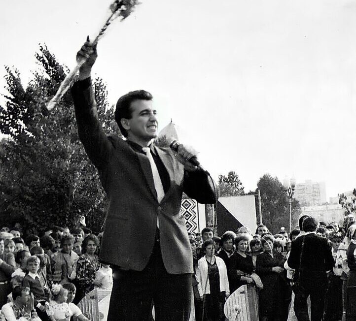 21 вересня 1993 року на Співочому полі Назарій Яремчук виступив у Тернополі востаннє