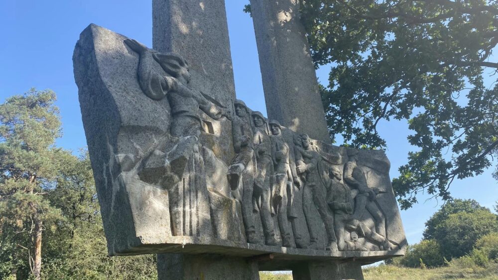 У громаді на Львівщині демонтують об’єкт радянської спадщини