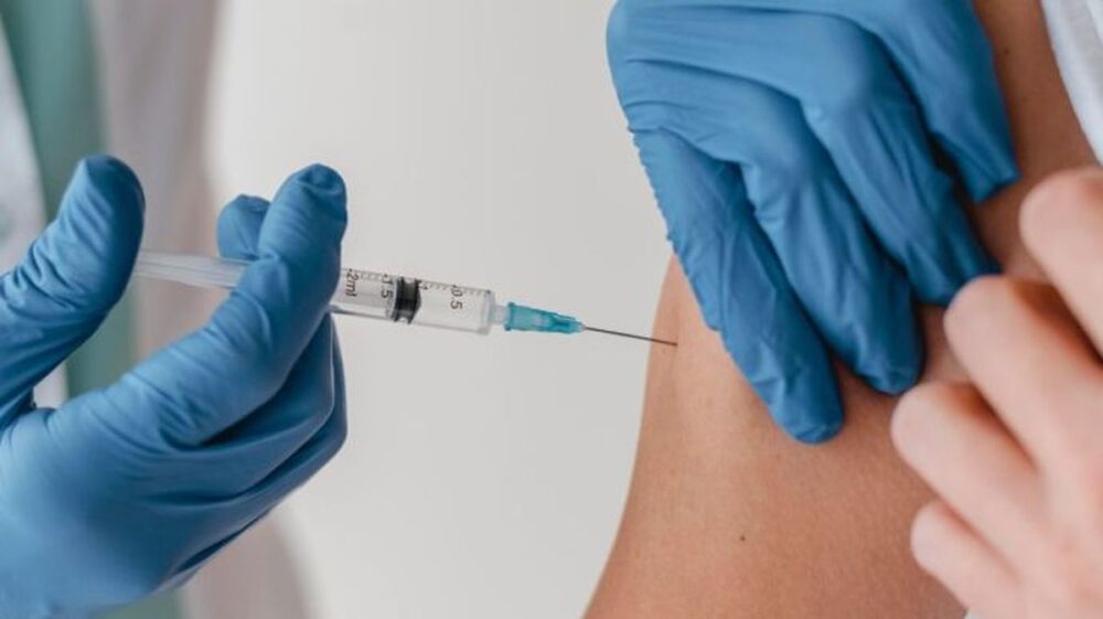 У львівських поліклініках можна вакцинуватись від ковіду вакциною Pfizer