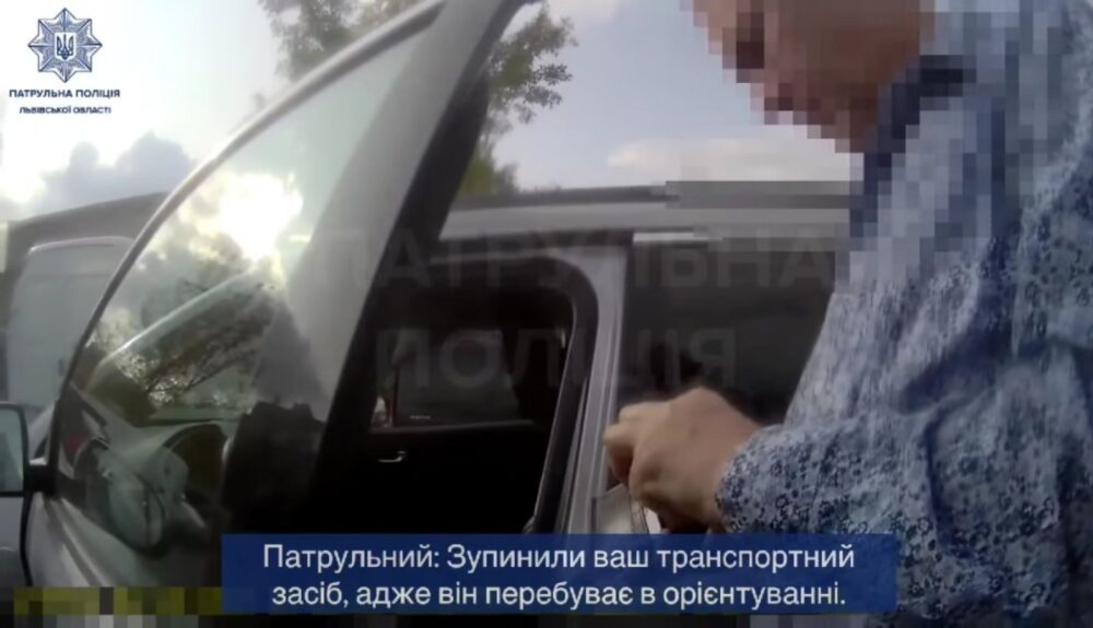 Нетверезий водій у Львові назвався священником і пропонував хабар патрульним