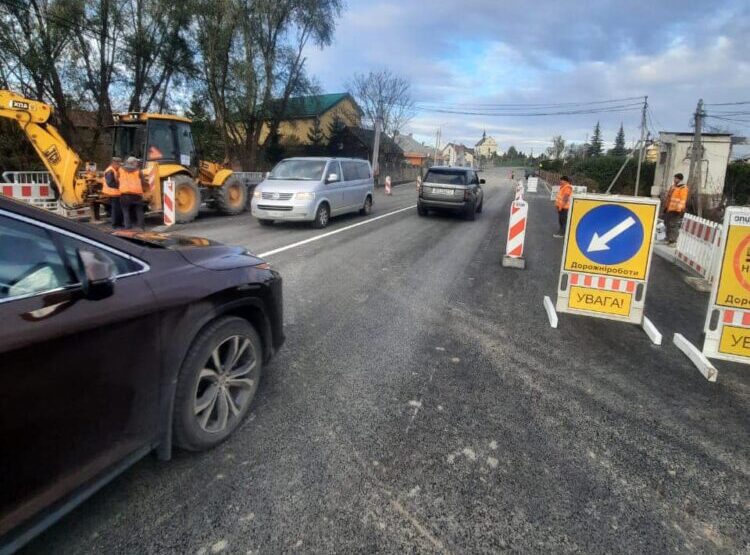 Новий міст у Малехові відкрили для руху транспорту