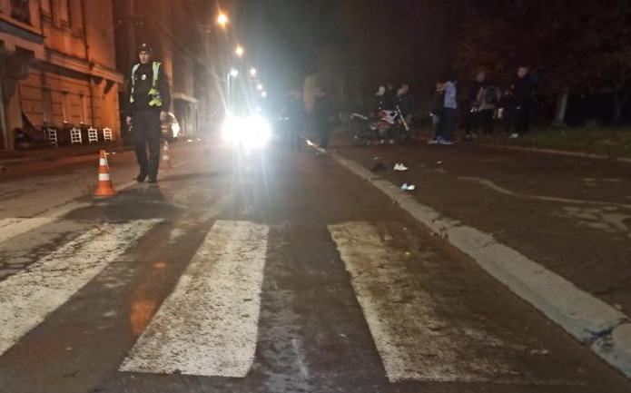 На Львівщині 17-річний мотоцикліст збив двох дітей