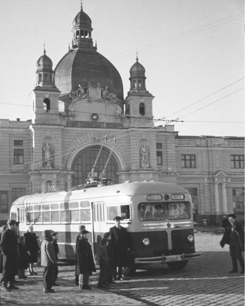 71 рік тролейбусам у Львові