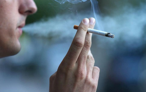 На Тернопільщині судили студента, який курив у ліцеї