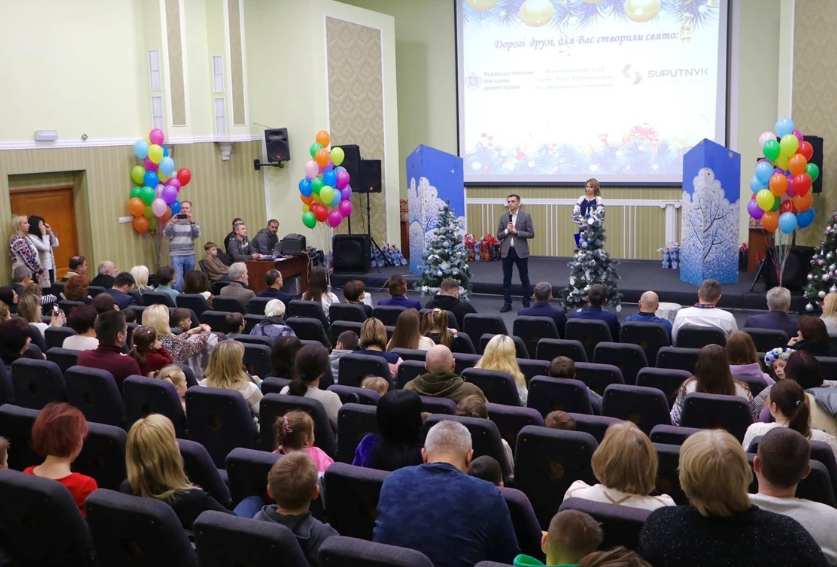 Для 70 дітей загиблих військових організували Різдвяне свято на Львівщині