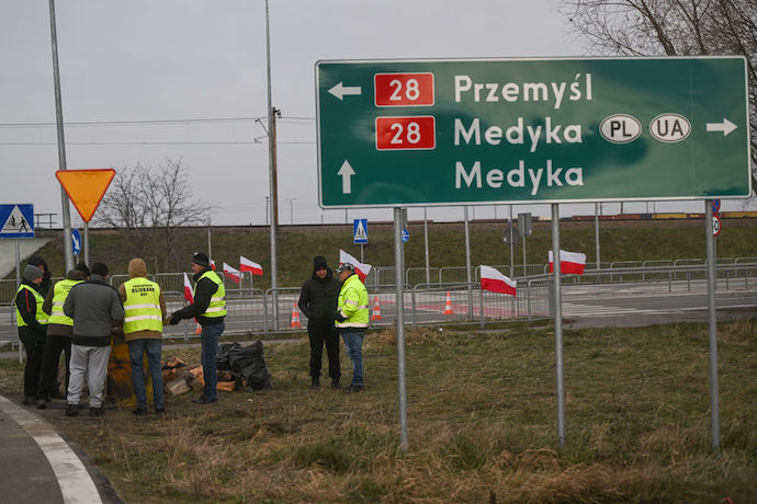 Польські фермери припинили блокаду «Шегині-Медика»