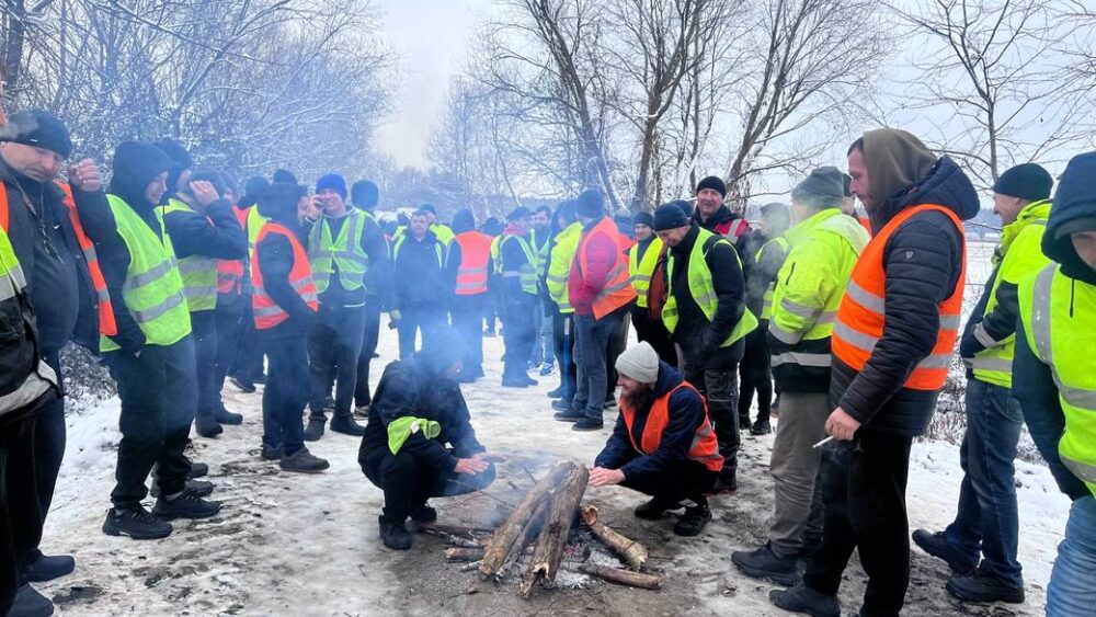 Українські водії на польському кордоні оголосили голодування