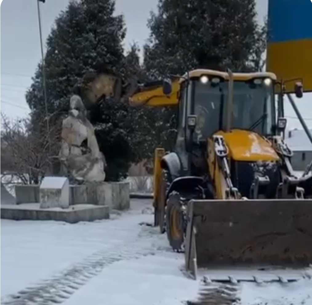 На Львівщині демонтували ще один радянський пам’ятник