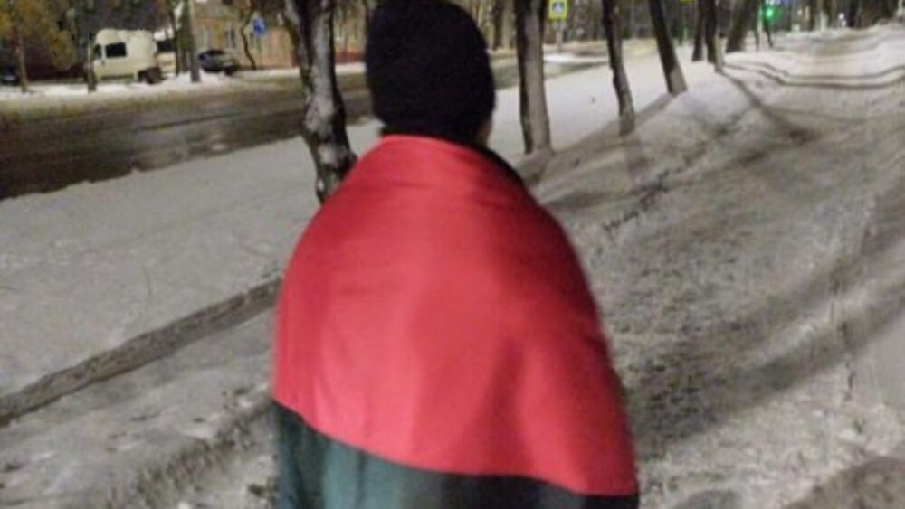 Мешканець Тернополя зірвав прапор УПА з флагштока