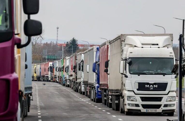Польські перевізники можуть знову заблокувати кордон