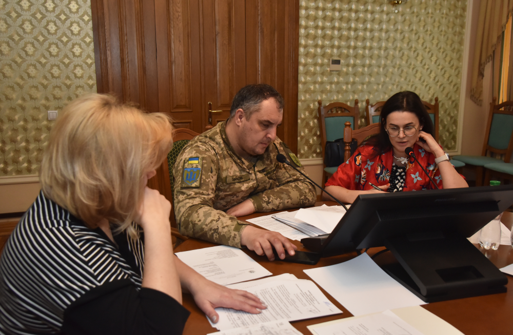 У Львівській облраді планують вивести з комісій померлих, засуджених, воюючих і інших депутатів