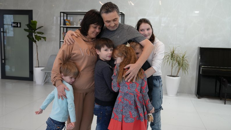 Лікарі у Львові врятували батька десяти дітей від смертельної недуги