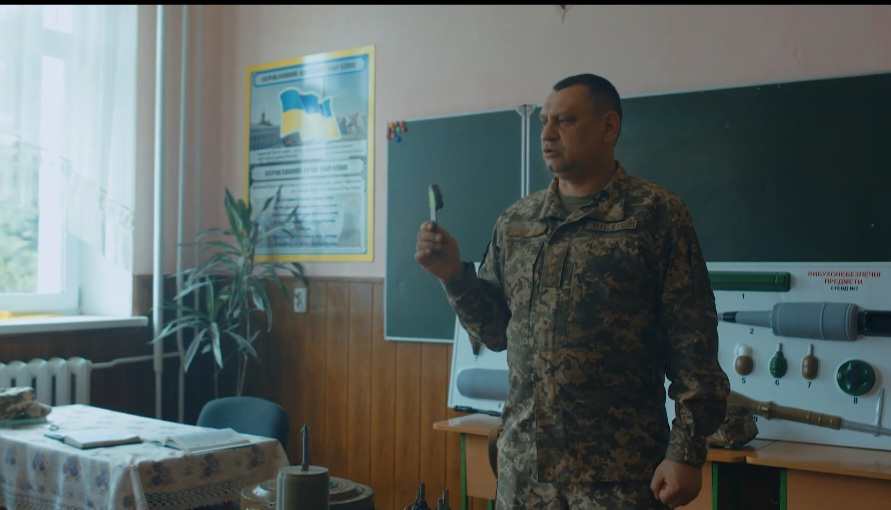 Учасники бойових дій викладають «Захист України» у школах Львівщини