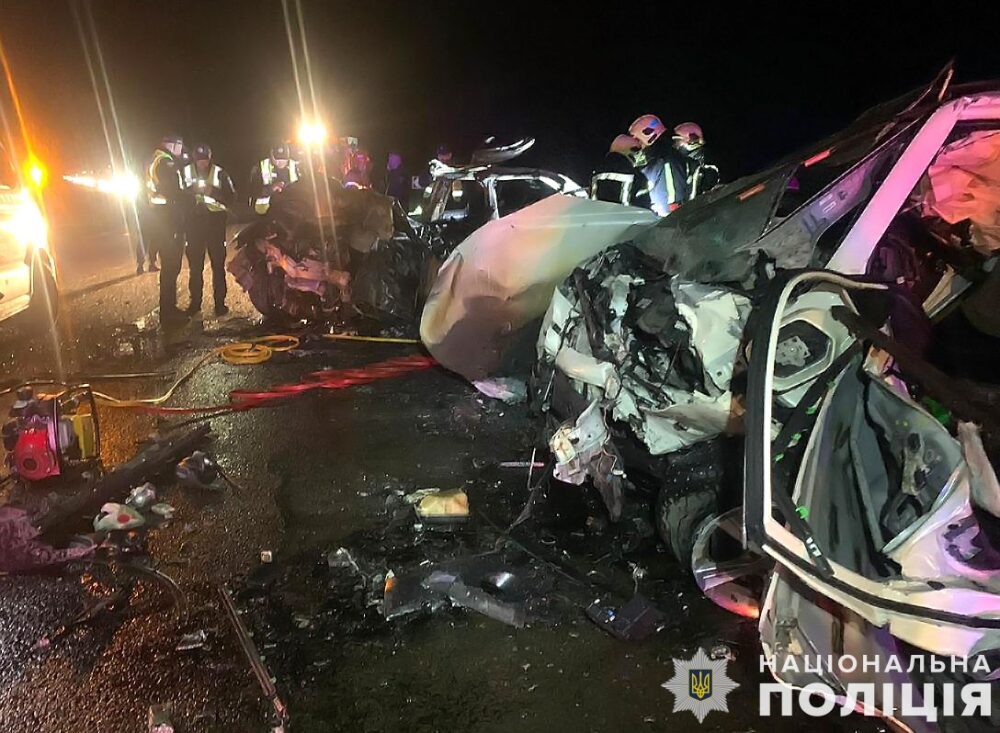Внаслідок ДТП на Львівщині загинули два водії