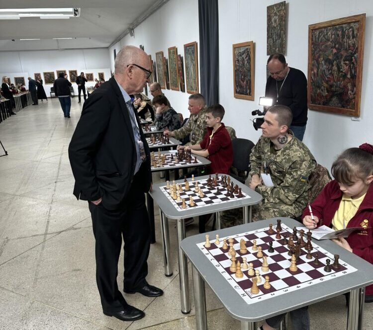 На Львівщині вдруге відбувся сеанс одночасної гри в шахи