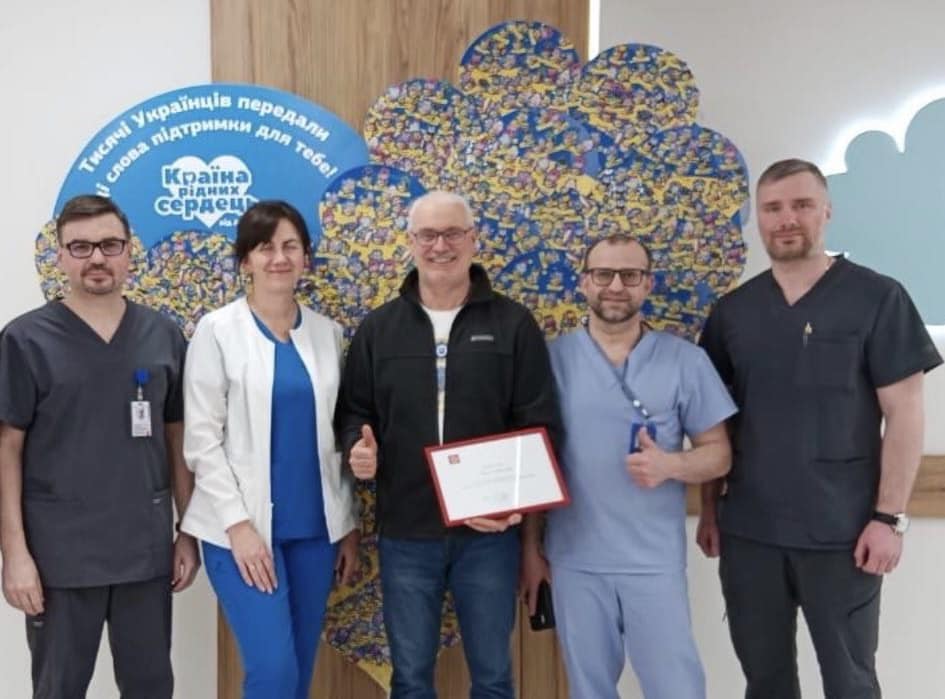 Турецький пластичний хірург прооперував 12 дітей у Львові