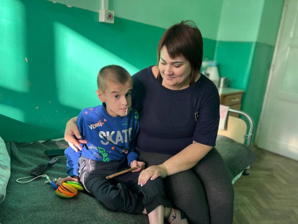 Медики у Львові прооперували дитину зі складною ортопедичною патологією