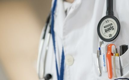 Лікарці на Львівщині повідомили про підозру через смерть пацієнта