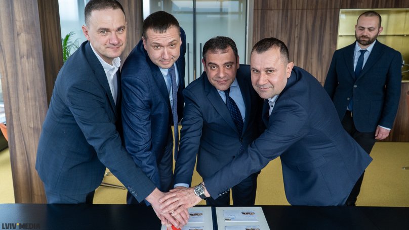 У Львові погасили поштову марку, присвячену дружбі України та Азербайджану
