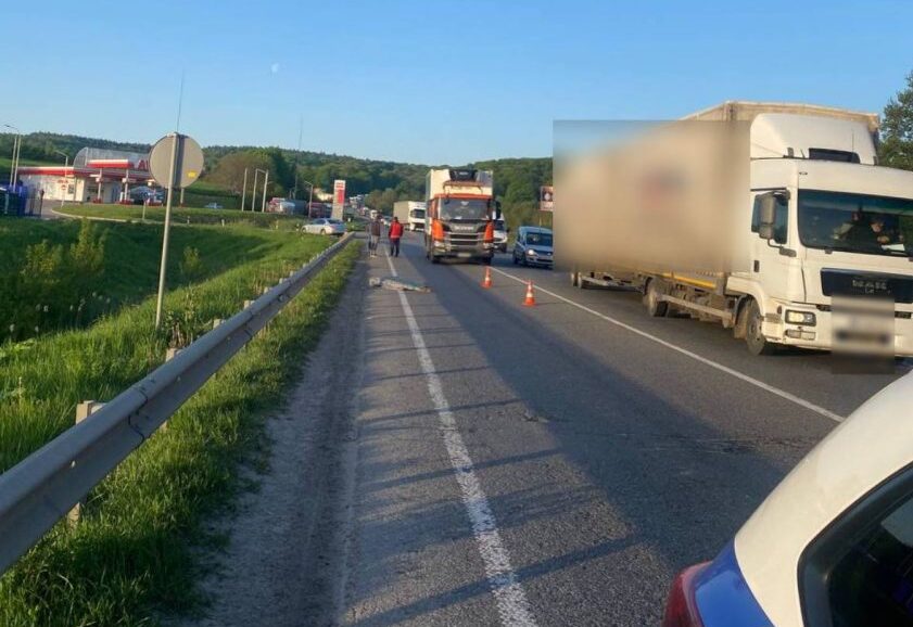 На об’їзній Львова вантажівка збила пішохода