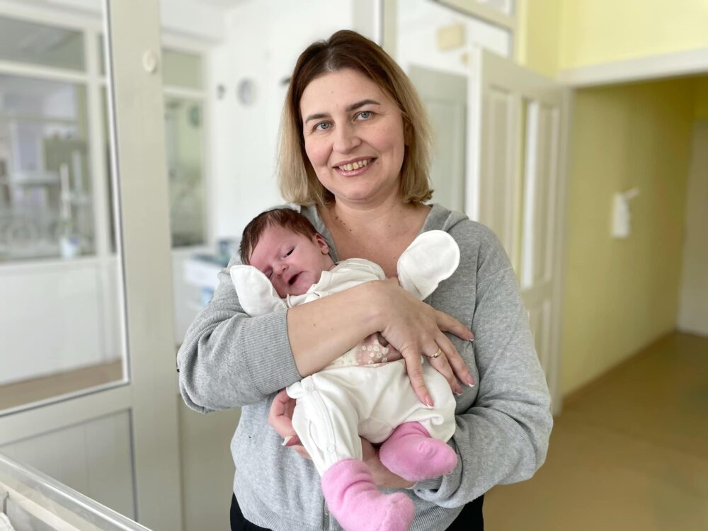 Медики у Львові врятували немовля з вадою легенів