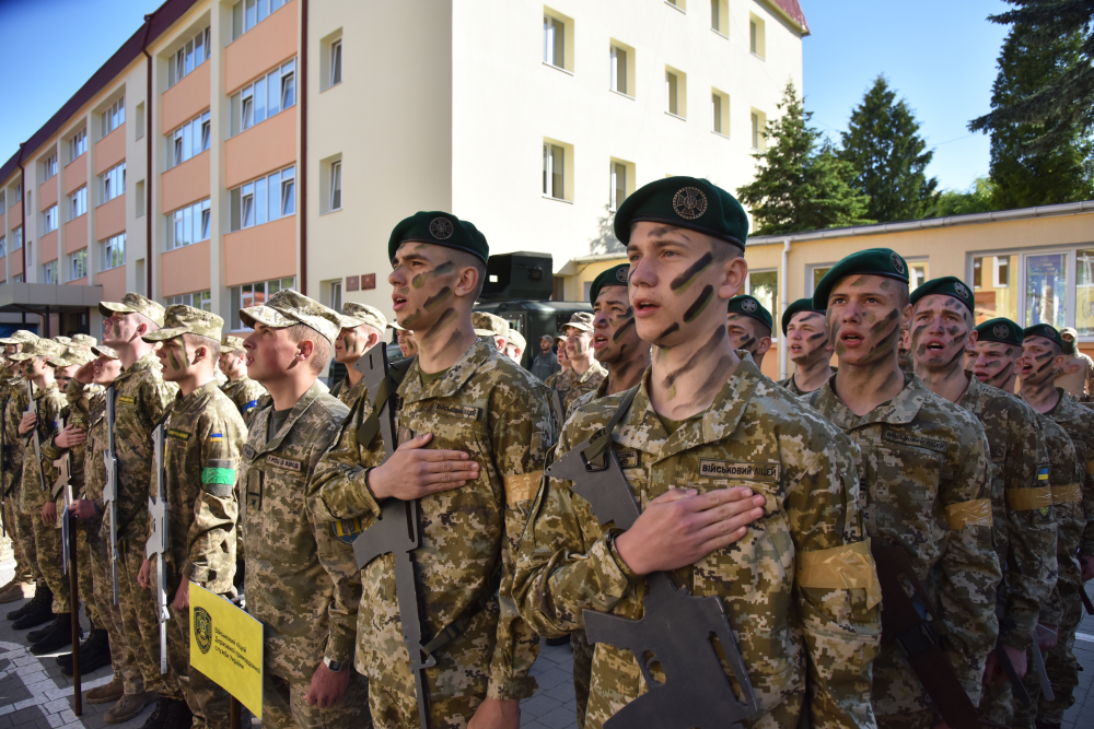 У Львові проводять перші в Україні змагання для учнів військових ліцеїв