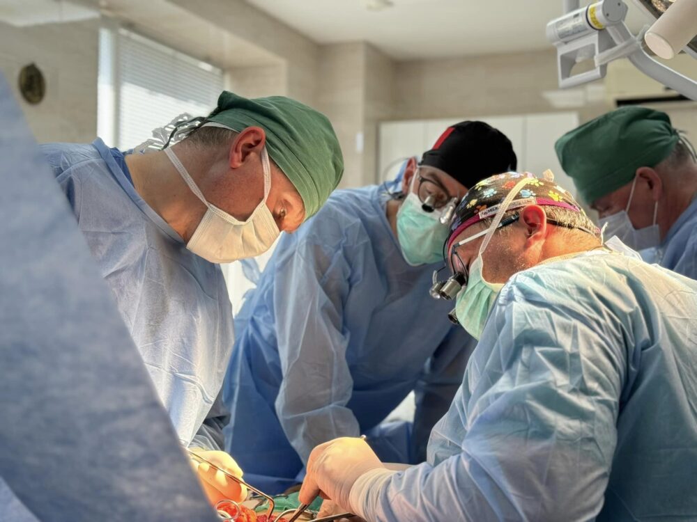 Чеські хірурги прооперували 12 пацієнтів у Львові