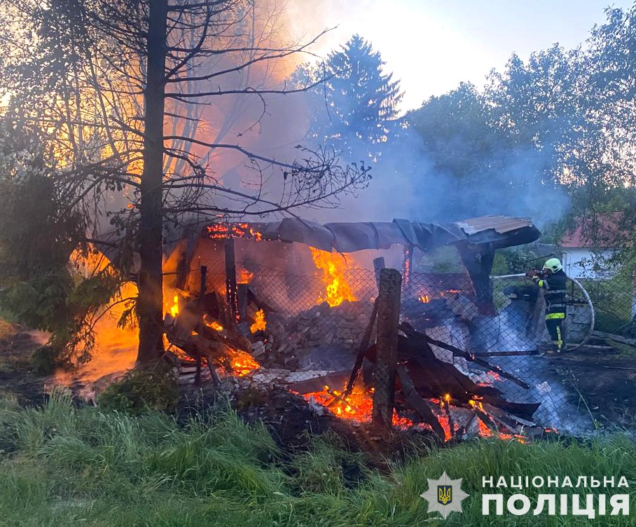 На Львівщині затримали жінку, яка підпалила будівлю