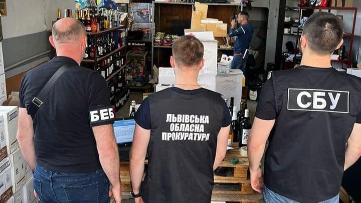На Львівщині вилучили 3000 л підробленого алкоголю
