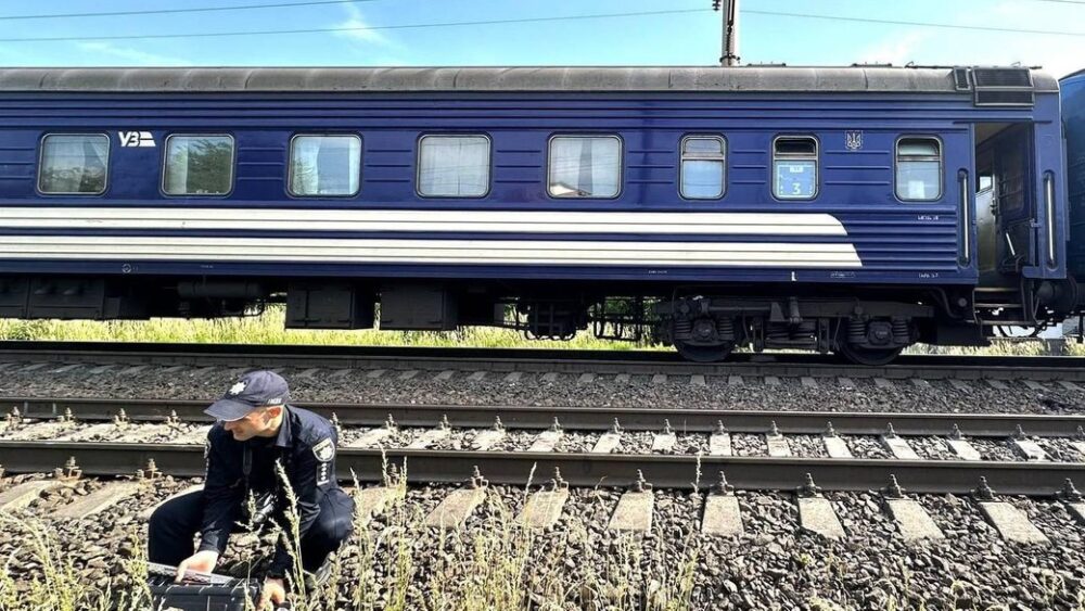 Потяг у Львові на смерть збив пішохода