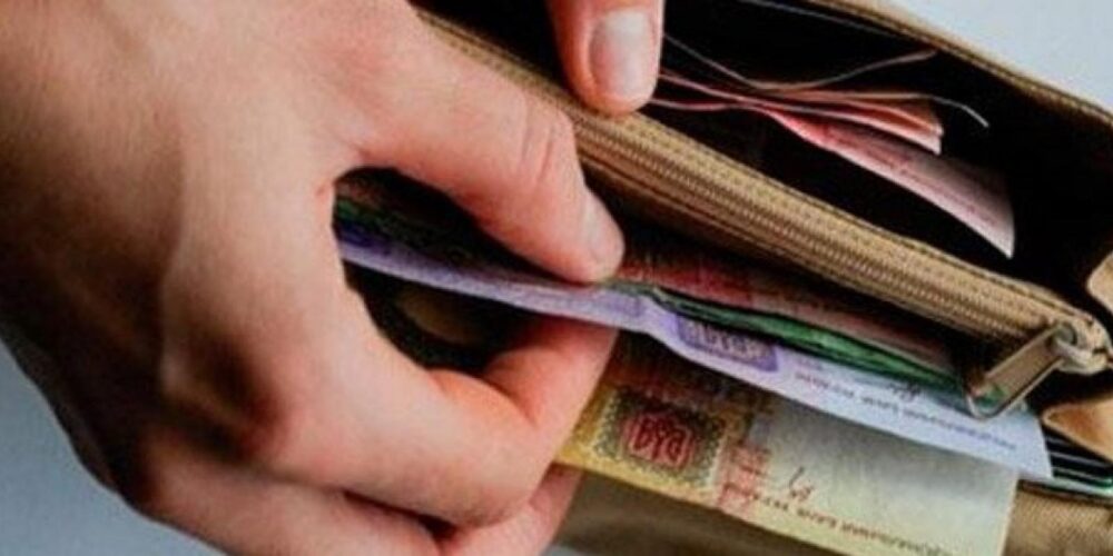 На Львівщині судили вчителя, який вкрав гроші у подружжя