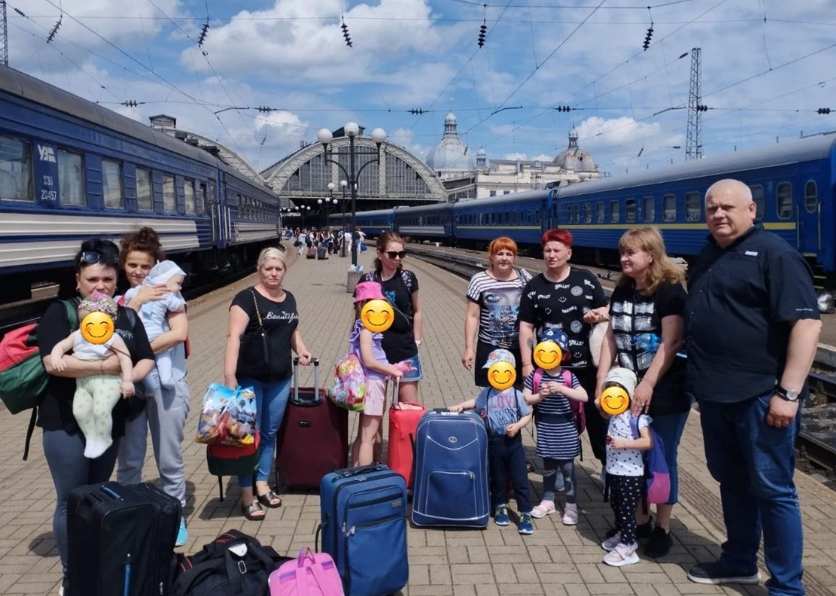 На Львівщину евакуювали п’ятьох дітей із зони бойових дій